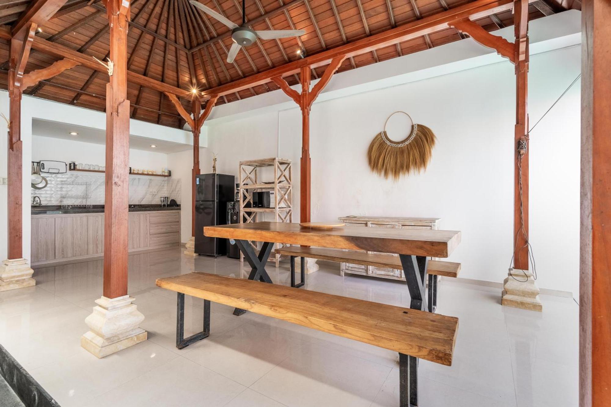 4-Bedroom Pool Villa Near Seminyak Center ภายนอก รูปภาพ