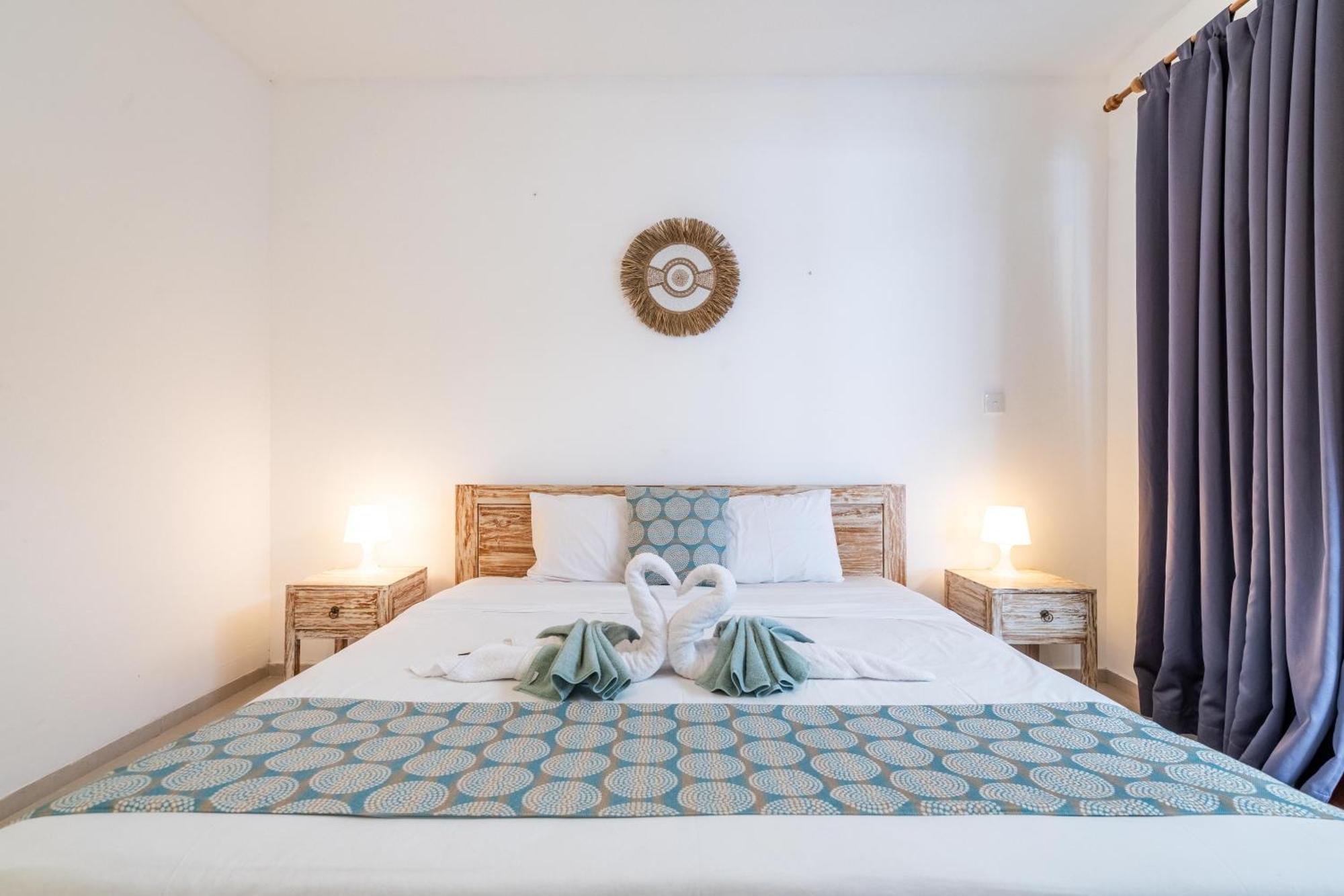4-Bedroom Pool Villa Near Seminyak Center ภายนอก รูปภาพ