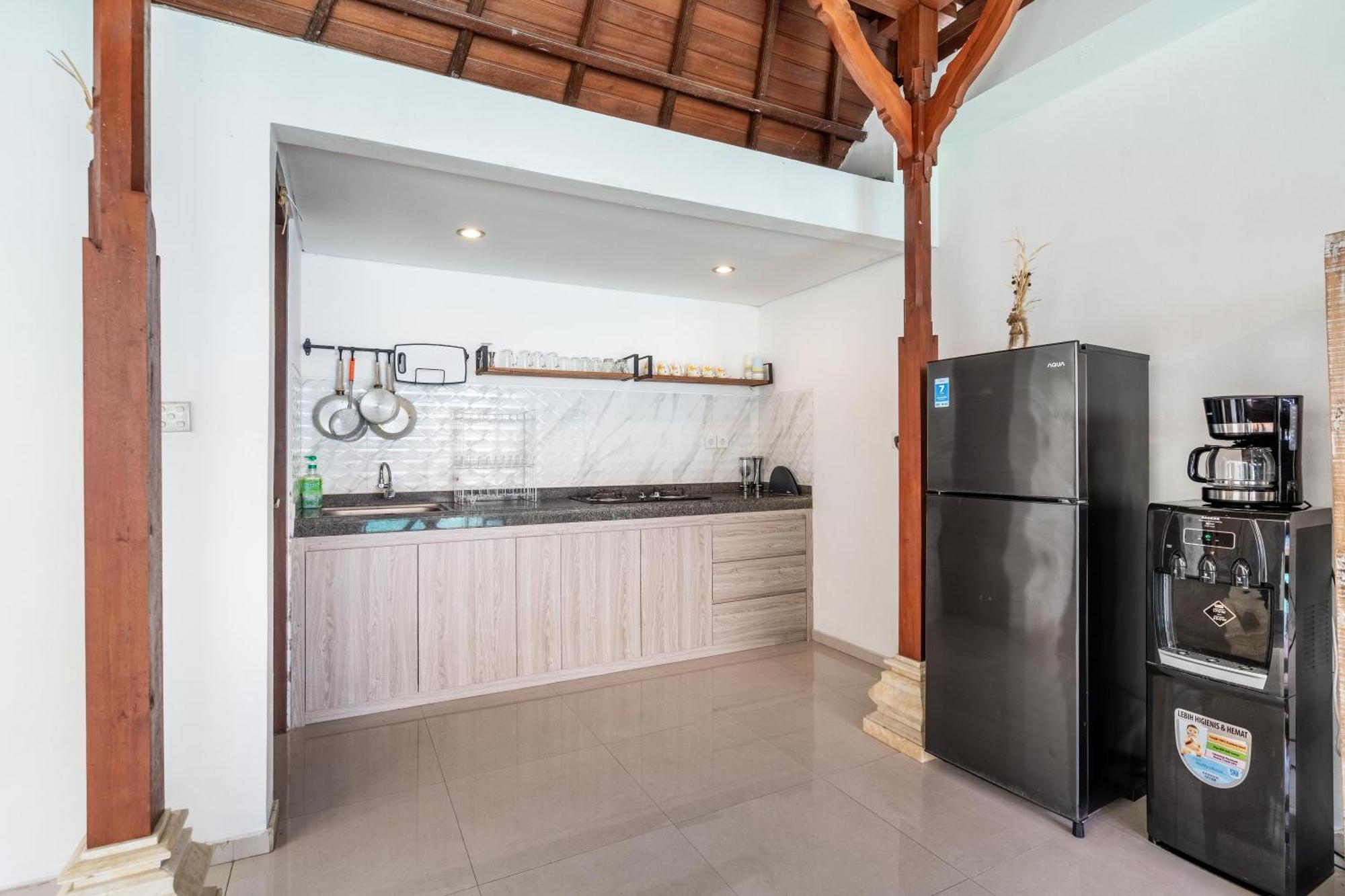 4-Bedroom Pool Villa Near Seminyak Center ภายนอก รูปภาพ